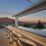 Extraordinary 7 Bdrm Villa W Pool, Gym, Cinema