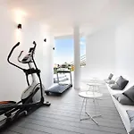 Extraordinary 7 Bdrm Villa W Pool, Gym, Cinema