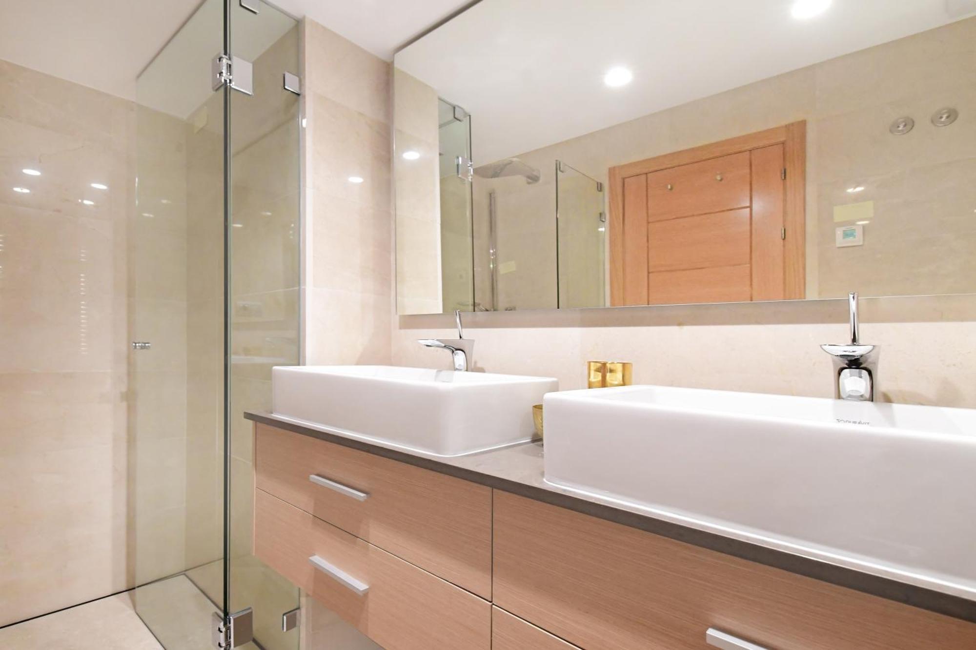 Apartamento Extraordinary 7 Bdrm W Pool, Gym, Cinema
