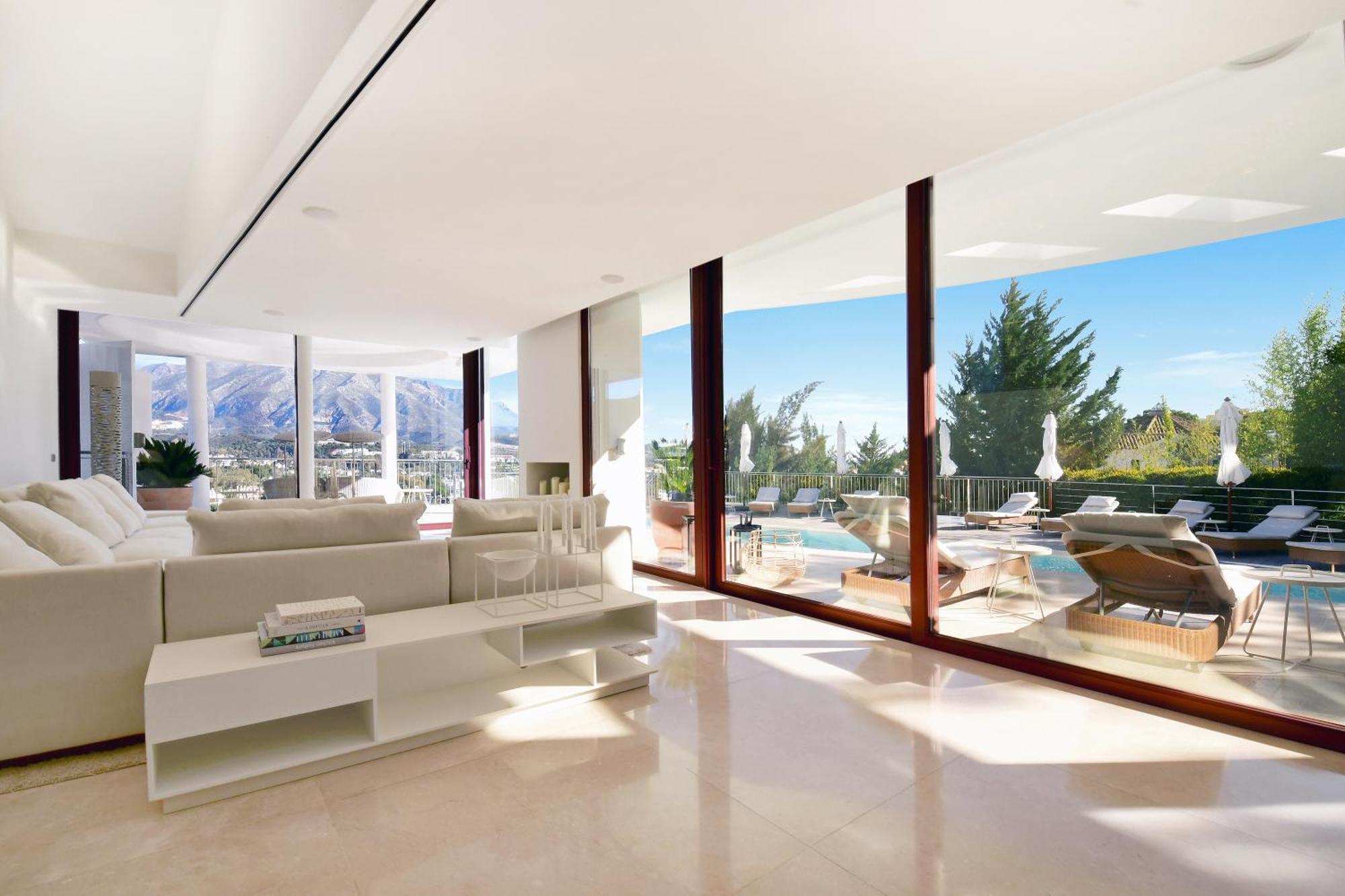 Extraordinary 7 Bdrm W Pool, Gym, Cinema Marbella