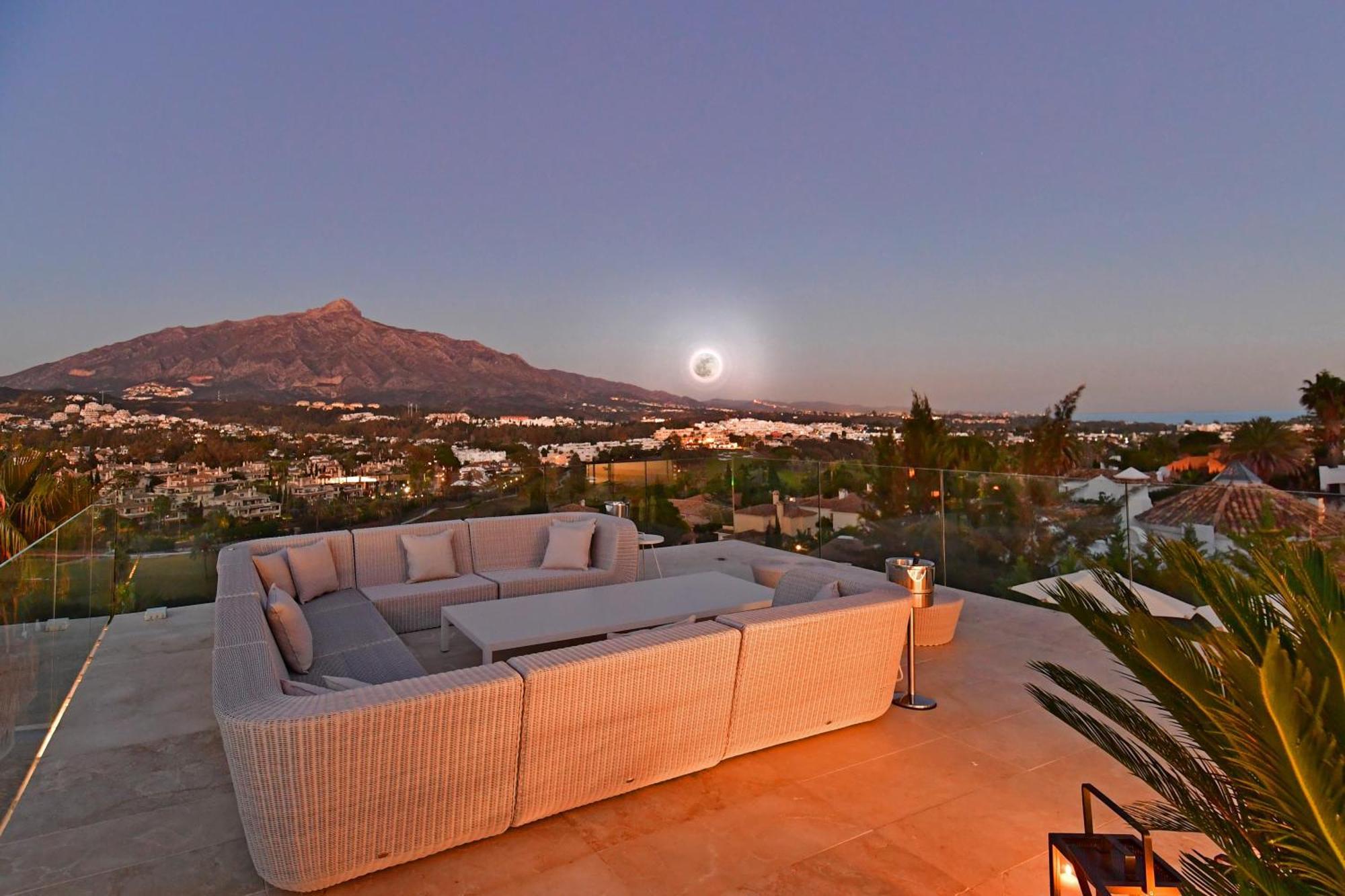 Extraordinary 7 Bdrm W Pool, Gym, Cinema * Marbella