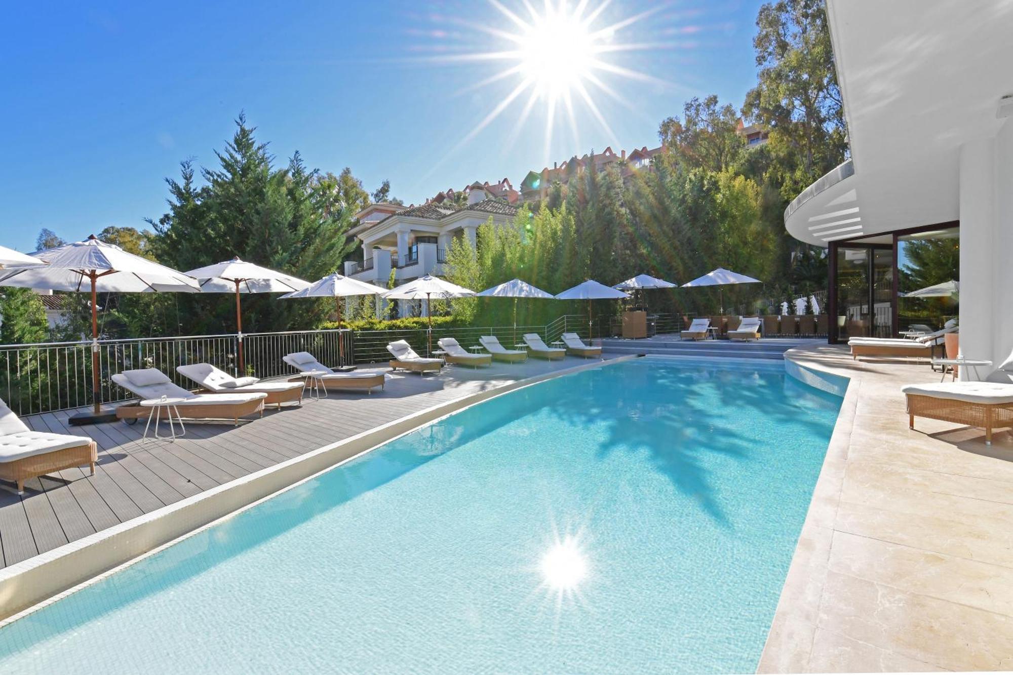 Extraordinary 7 Bdrm W Pool, Gym, Cinema Apartamento