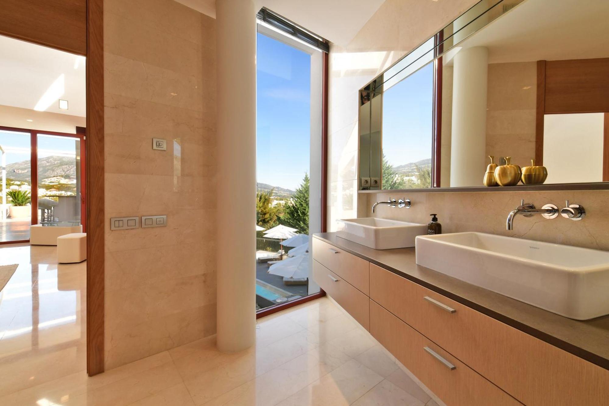 Extraordinary 7 Bdrm W Pool, Gym, Cinema Apartamento Marbella