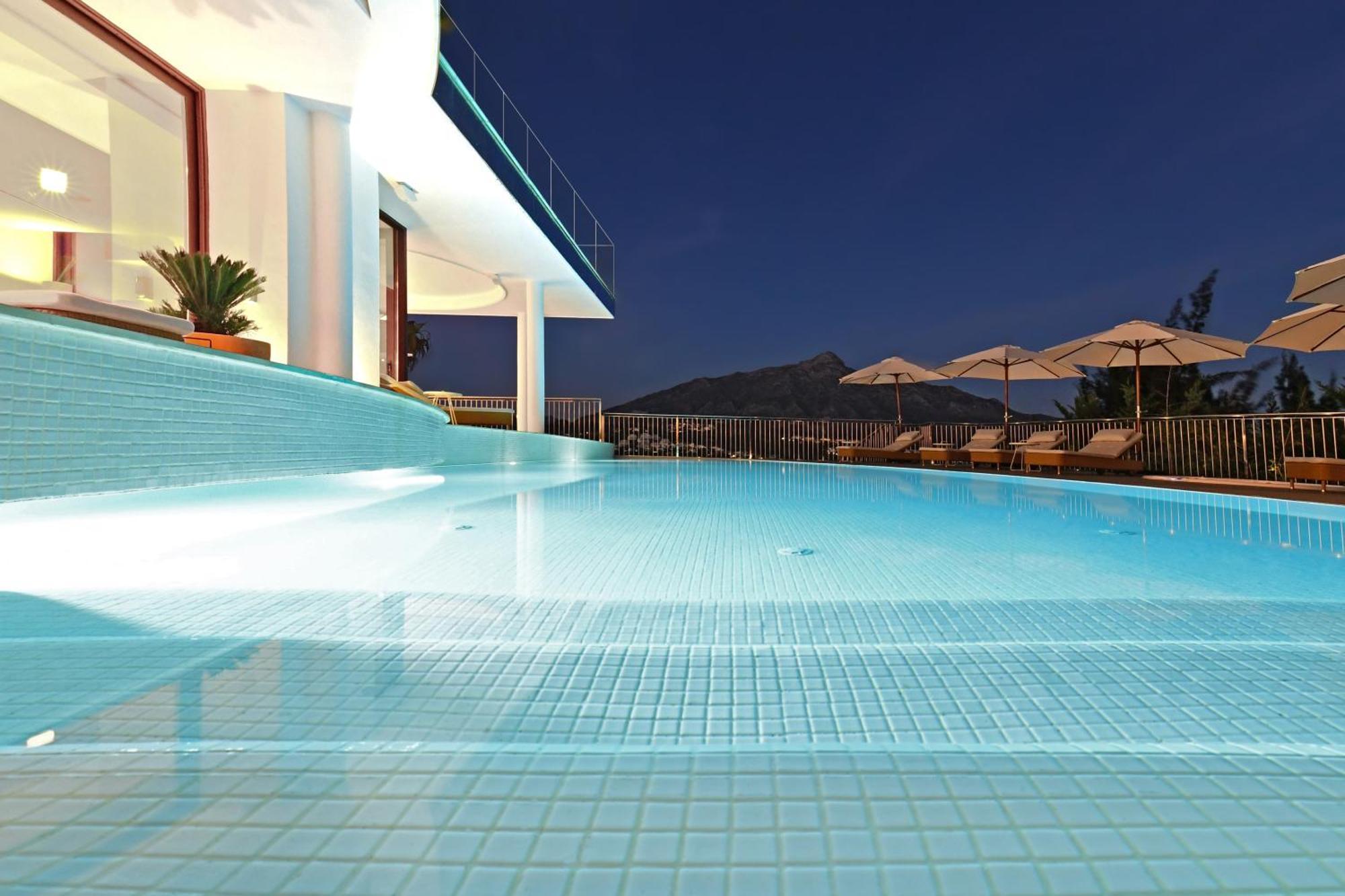 Extraordinary 7 Bdrm W Pool, Gym, Cinema Apartamento *