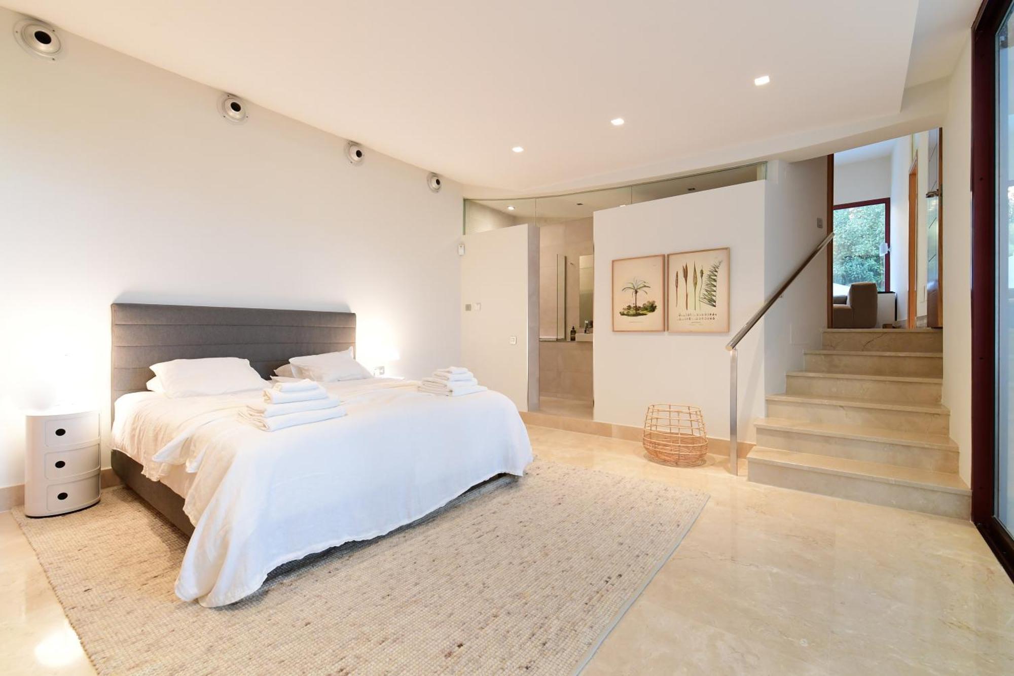 Extraordinary 7 Bdrm W Pool, Gym, Cinema Apartamento