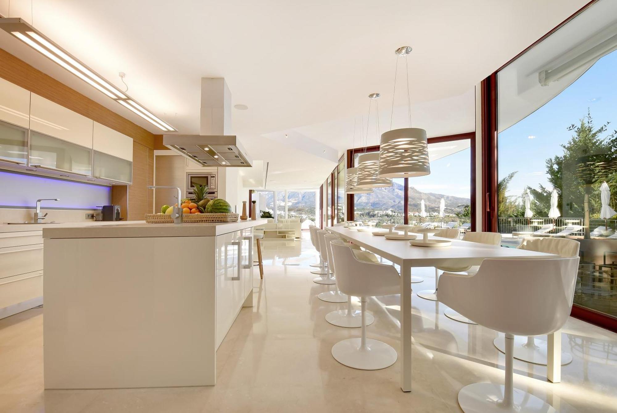 Extraordinary 7 Bdrm W Pool, Gym, Cinema * Marbella