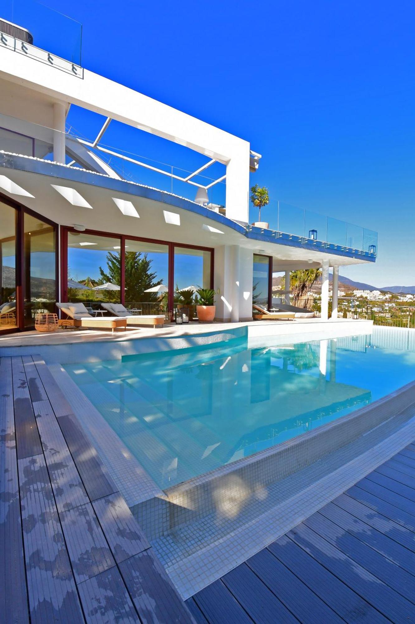 Extraordinary 7 Bdrm W Pool, Gym, Cinema Apartamento Marbella