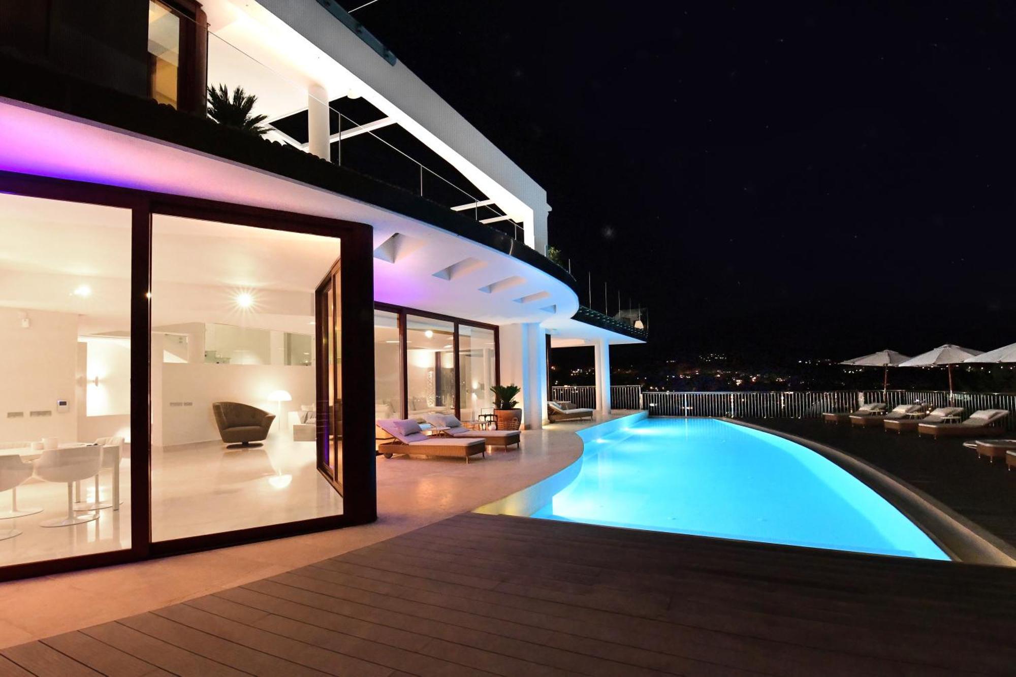 Apartamento Extraordinary 7 Bdrm W Pool, Gym, Cinema Marbella